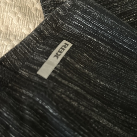 Active wear work out pants. 2 pair. Both size L. Both worn bit good condition - Picture 7 of 7